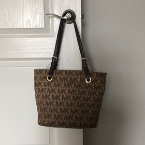 Michael Kors Shoulder Purse with front pocket